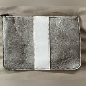 Women’s clutch/make-up bag